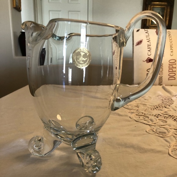 👀 ROMANIA CRYSTAL CLEAR HANDCRAFTED CRYSTAL 3-SCROLL FOOTED PITCHER 7.5” - Picture 1 of 9